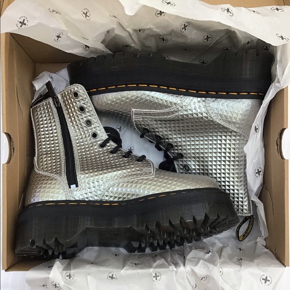 SOLD‼️DOC MARTENS JADON STUD LEATHER PLATFORM BOOT - Picture 14 of 16